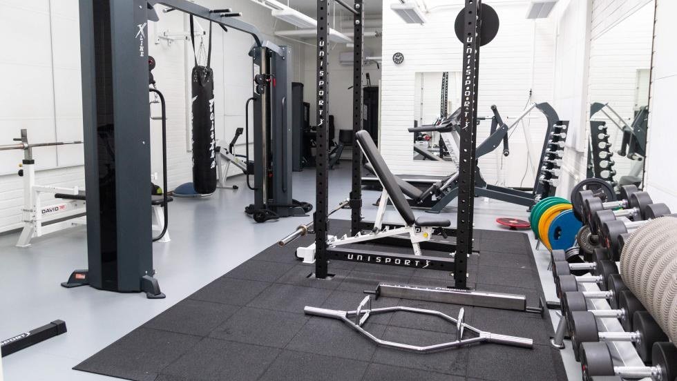 Hakunilan nuorisotilan kuntosali