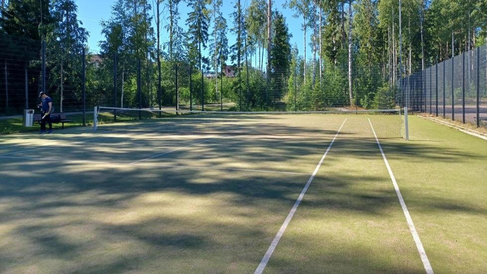 Lipunkantajan tenniskenttä