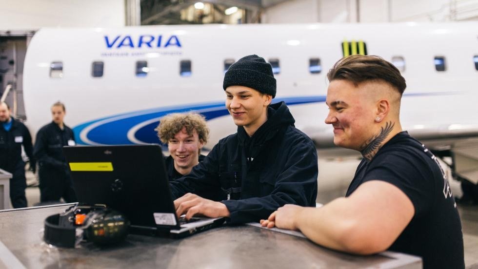 Lentokoneasennuksen perustutkinto