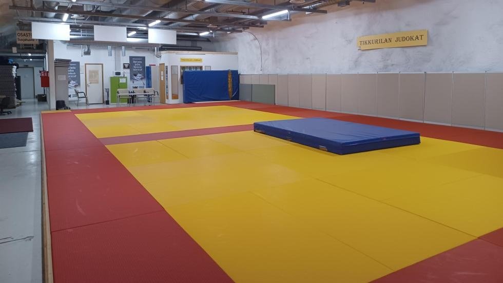 Hakunilan kalliosuojan iso tatami