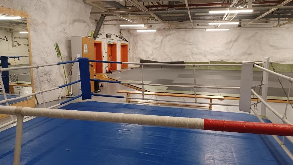 Rajatorpan kalliosuojan kamppailutila