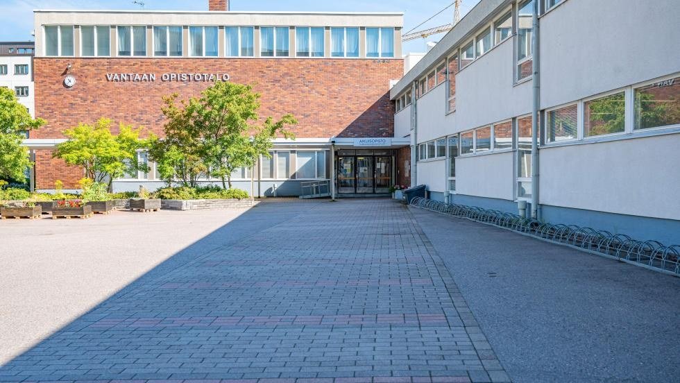 Vantaan aikuisopisto, Vantaan Opistotalo